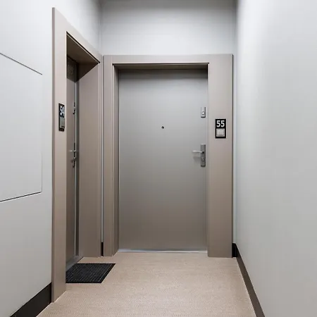 Airport Lirowa - P&o Serviced Apartamento