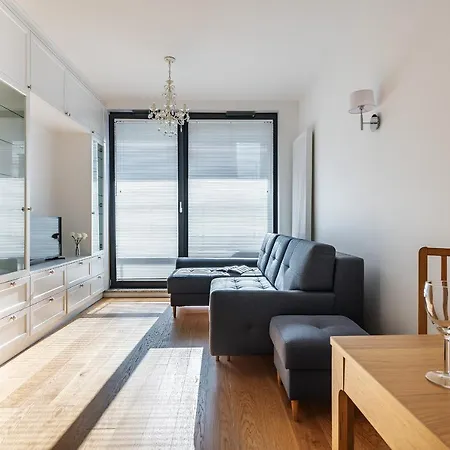 Airport Lirowa - P&o Serviced Varsó