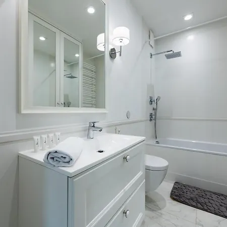 Airport Lirowa - P&o Serviced